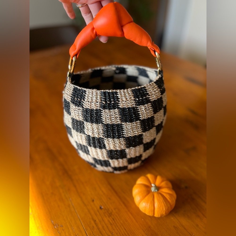 🧡 Clare V Top Knot Handle in Orange Neon Dayglo